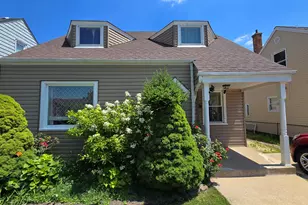 8751 S Sacramento Ave, Evergreen Park, IL 60805 - Photo 1