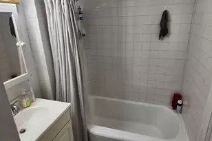 662 W Oakdale Ave, Chicago, IL 60657 - Photo 5