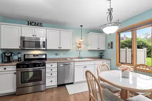 17326 Brook Crossing Ct, Orland Park, IL 60467 - Photo 7