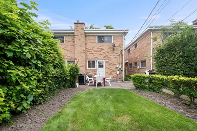8324 Kimball Avenue, Skokie, IL 60076 - Photo 17