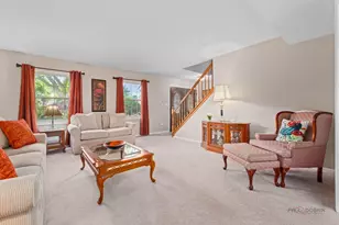 815 Claridge Ct, Schaumburg, IL 60193 - Photo 11