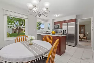 815 Claridge Ct, Schaumburg, IL 60193 - Photo 7