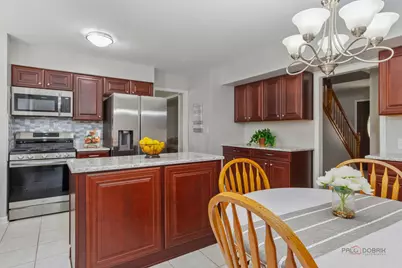 815 Claridge Court, Schaumburg, IL 60193 - Photo 3