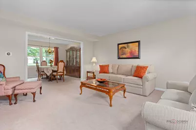 815 Claridge Court, Schaumburg, IL 60193 - Photo 9