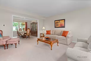 815 Claridge Ct, Schaumburg, IL 60193 - Photo 9