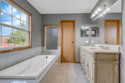 2S601 River Oaks Drive, Warrenville, IL 60555 - Photo 35
