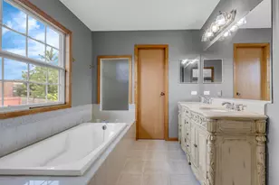 2S601 River Oaks Dr, Warrenville, IL 60555 - Photo 35