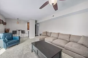 1255 Mayfield Ln, Hoffman Estates, IL 60169 - Photo 19