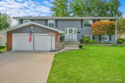 1255 Mayfield Lane, Hoffman Estates, IL 60169 - Photo 1