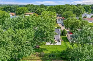1255 Mayfield Ln, Hoffman Estates, IL 60169 - Photo 35