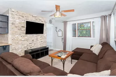 101 E White Street, Pontiac, IL 61764 - Photo 7