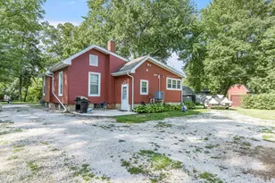 101 E White St, Pontiac, IL 61764 - Photo 25