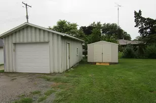 321 E Cleveland St, Cullom, IL 60929 - Photo 11