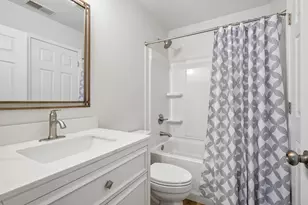 748 Tree Top Ln, Crystal Lake, IL 60014 - Photo 15