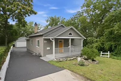 303 Dwight Street, Elgin, IL 60120 - Photo 3