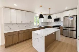 7746 Northfield Ln, Tinley Park, IL 60487 - Photo 3