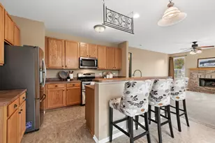 2318 W Cascade Circle, Round Lake, IL 60073 - Photo 5