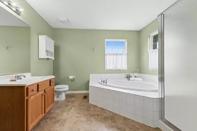 2318 W Cascade Circle, Round Lake, IL 60073 - Photo 13