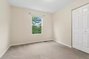 2318 W Cascade Circle, Round Lake, IL 60073 - Photo 17