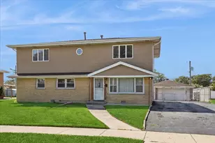 6525 W 83 Pl, Burbank, IL 60459 - Photo 1