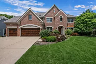 1105 Thoroughbred Cir, Saint Charles, IL 60174 - Photo 1