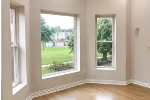 6541 S Ellis Ave, Chicago, IL 60637 - Photo 3