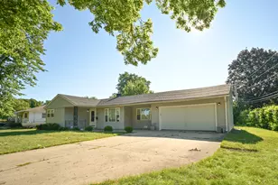 2703 Cardinal Dr, Rolling Meadows, IL 60008 - Photo 1