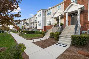 47 Nicholas Dr E, Des Plaines, IL 60016 - Photo 1