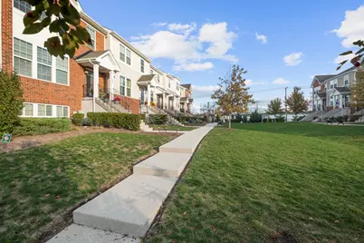 47 Nicholas Drive E, Des Plaines, IL 60016 - Photo 27