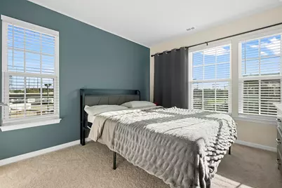 47 Nicholas Drive E, Des Plaines, IL 60016 - Photo 17
