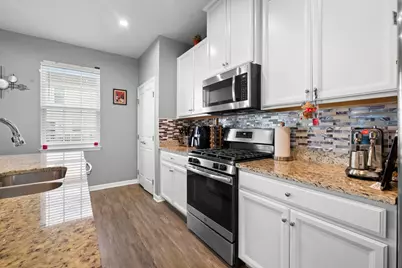 47 Nicholas Drive E, Des Plaines, IL 60016 - Photo 5