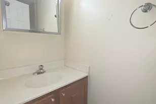 12 Parkside Ct, Vernon Hills, IL 60061 - Photo 11