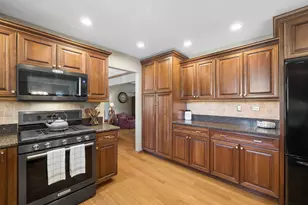 8130 Edgebrook Ln, Tinley Park, IL 60487 - Photo 9
