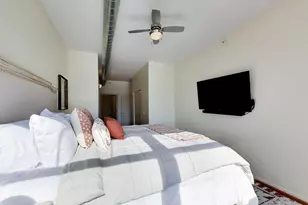 1200 W Monroe St, Chicago, IL 60607 - Photo 13