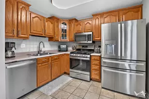 378 Rodenburg Rd, Roselle, IL 60172 - Photo 11