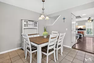 378 Rodenburg Rd, Roselle, IL 60172 - Photo 9