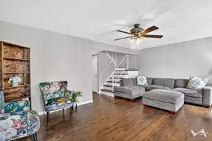 378 Rodenburg Rd, Roselle, IL 60172 - Photo 5