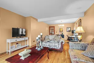 317 N Marcella Rd, Mount Prospect, IL 60056 - Photo 5