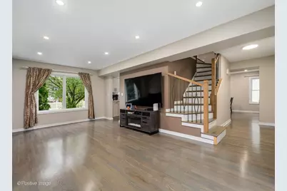 1817 Longboat Drive, Elk Grove Village, IL 60007 - Photo 5