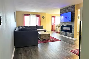 9355 Landings Ln, Des Plaines, IL 60016 - Photo 5