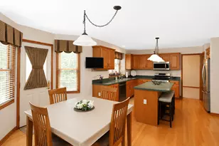 2660 Hoddam Rd, Naperville, IL 60564 - Photo 15
