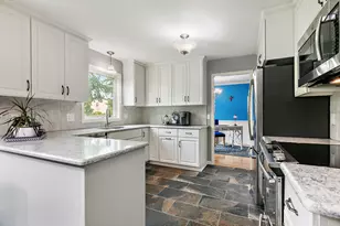 224 Lexington St, Dekalb, IL 60115 - Photo 9