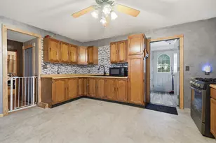 402 S 1st St, Alpha, IL 61413 - Photo 9