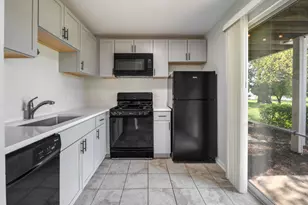 20 Gant Cir, Streamwood, IL 60107 - Photo 7