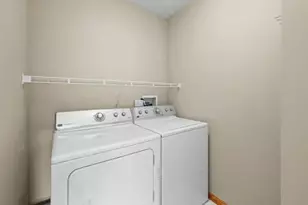 1327 Brown St, Des Plaines, IL 60016 - Photo 15