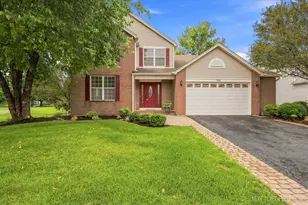 900 White Oak Dr, North Aurora, IL 60542 - Photo 1