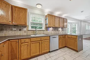 900 White Oak Dr, North Aurora, IL 60542 - Photo 13