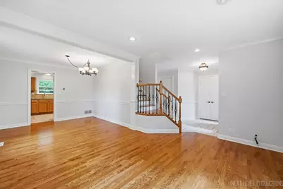 900 White Oak Drive, North Aurora, IL 60542 - Photo 5