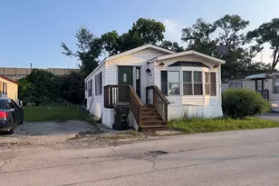 1094 Testa Dr, Justice, IL 60458 - Photo 1