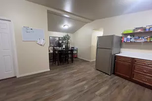 1094 Testa Dr, Justice, IL 60458 - Photo 9